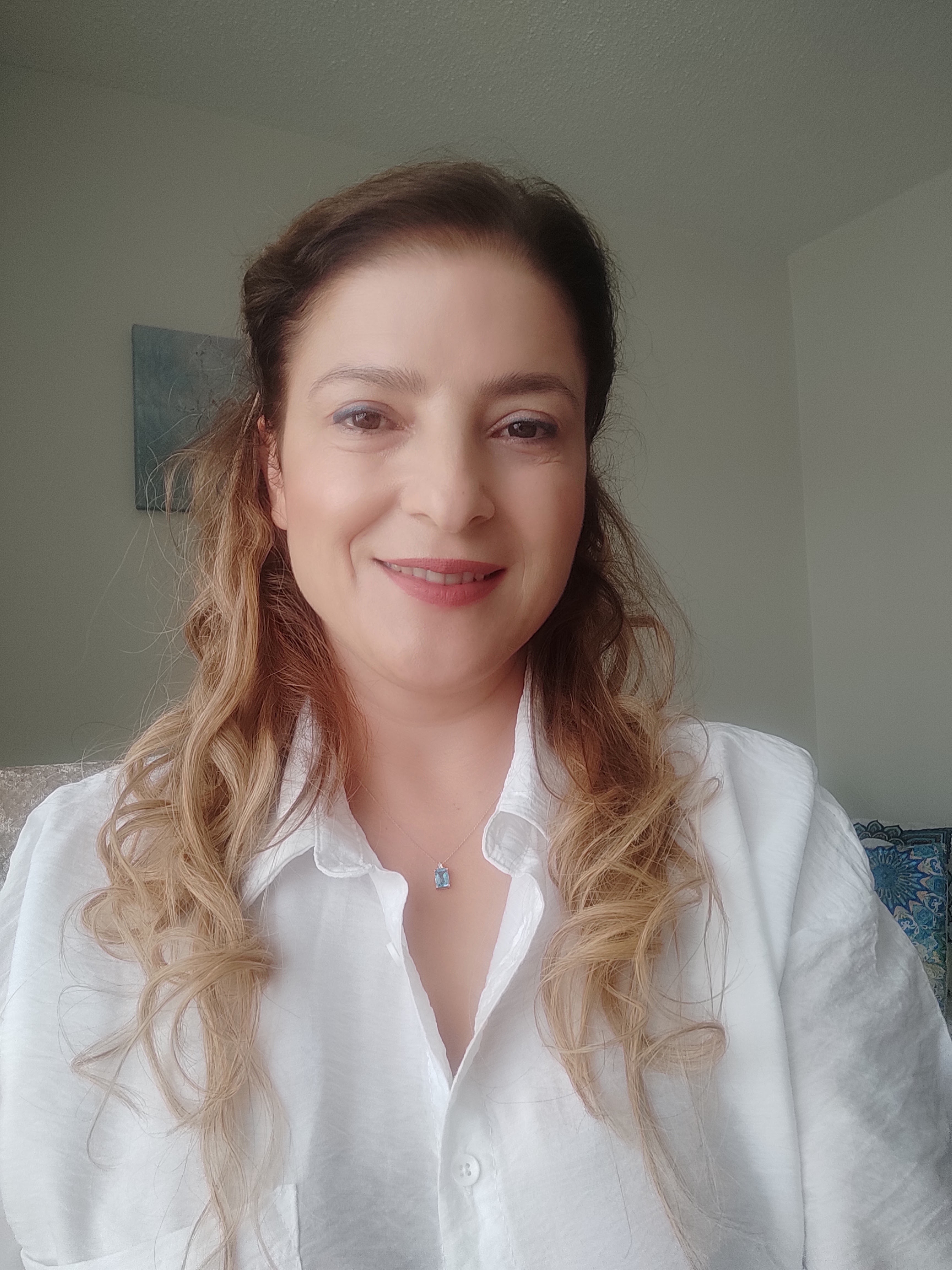 Lara Özlem TUĞUT